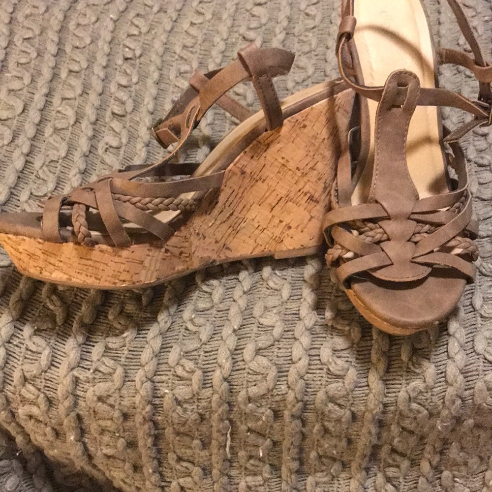 Comfy light brown wedges